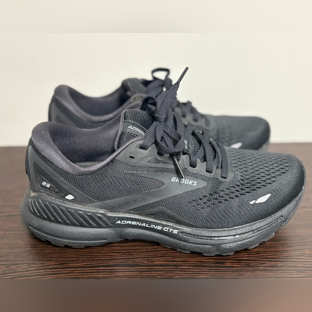 Brooks Adrenaline GTS 23Black Running Shoes